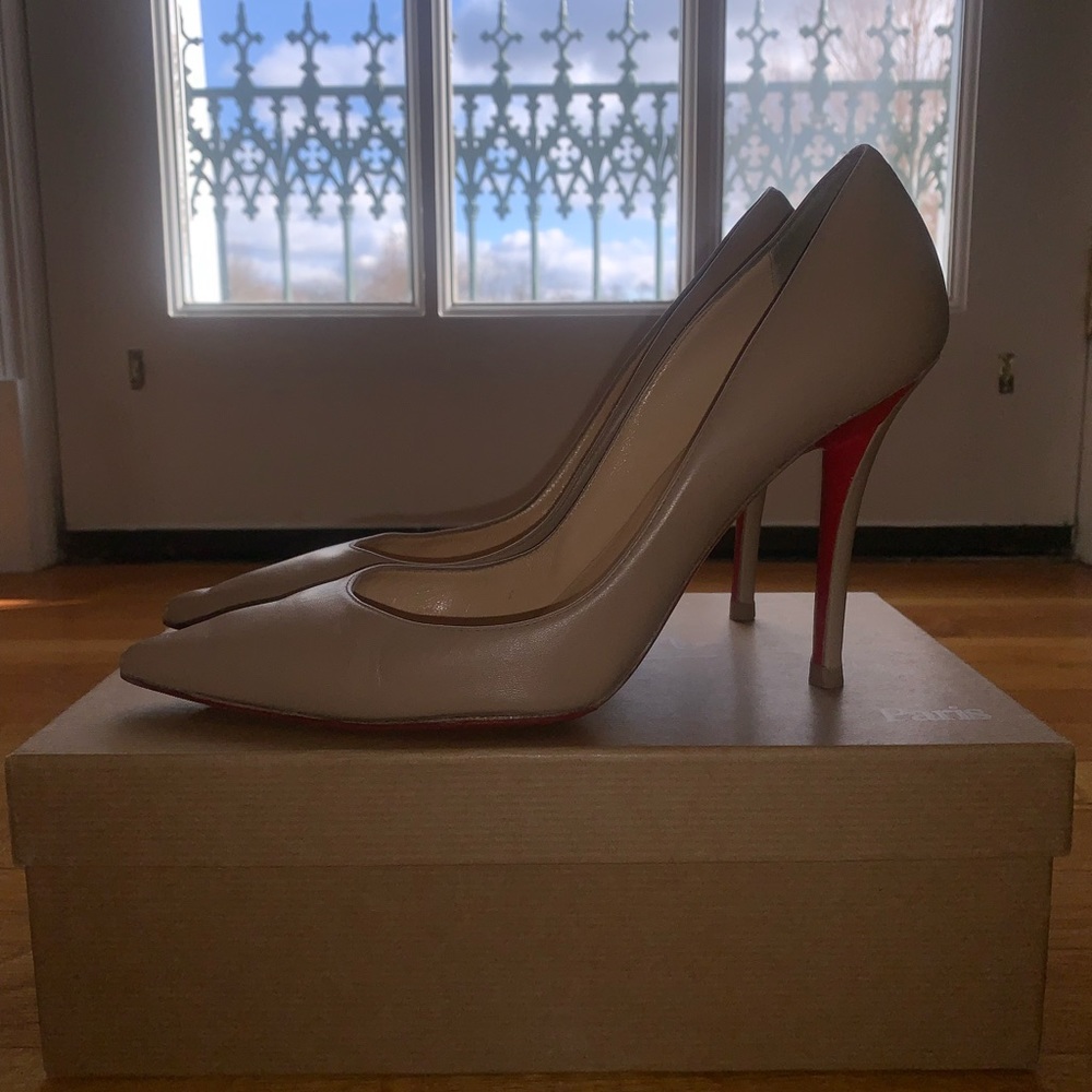 Christian Louboutin Apostrophy Leather Pointed Red-Sole Pumps